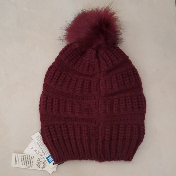 NWT Treasure & Bond Maroon Chunky Knit Pom Beanie - Picture 2 of 9